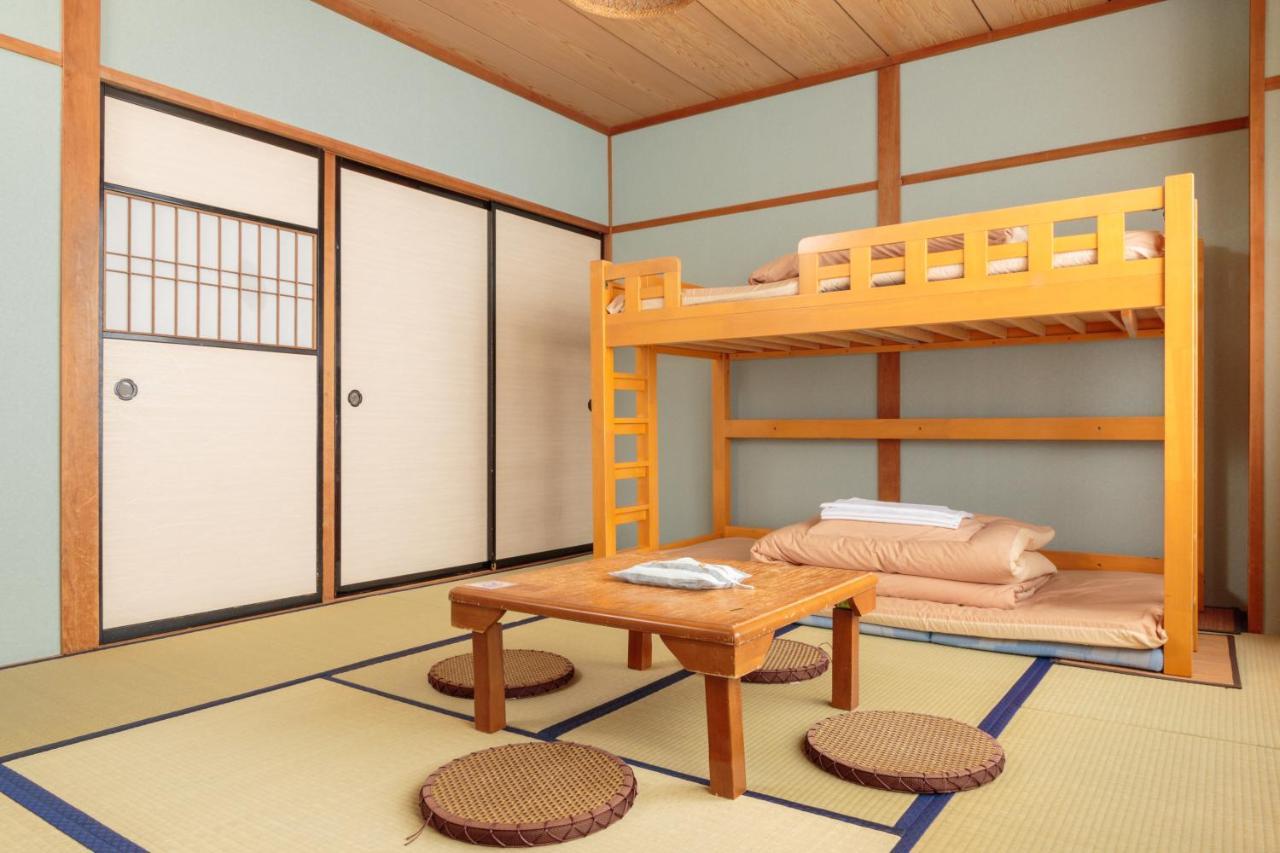 J-Hoppers Hida Takayama Guest House Eksteriør billede