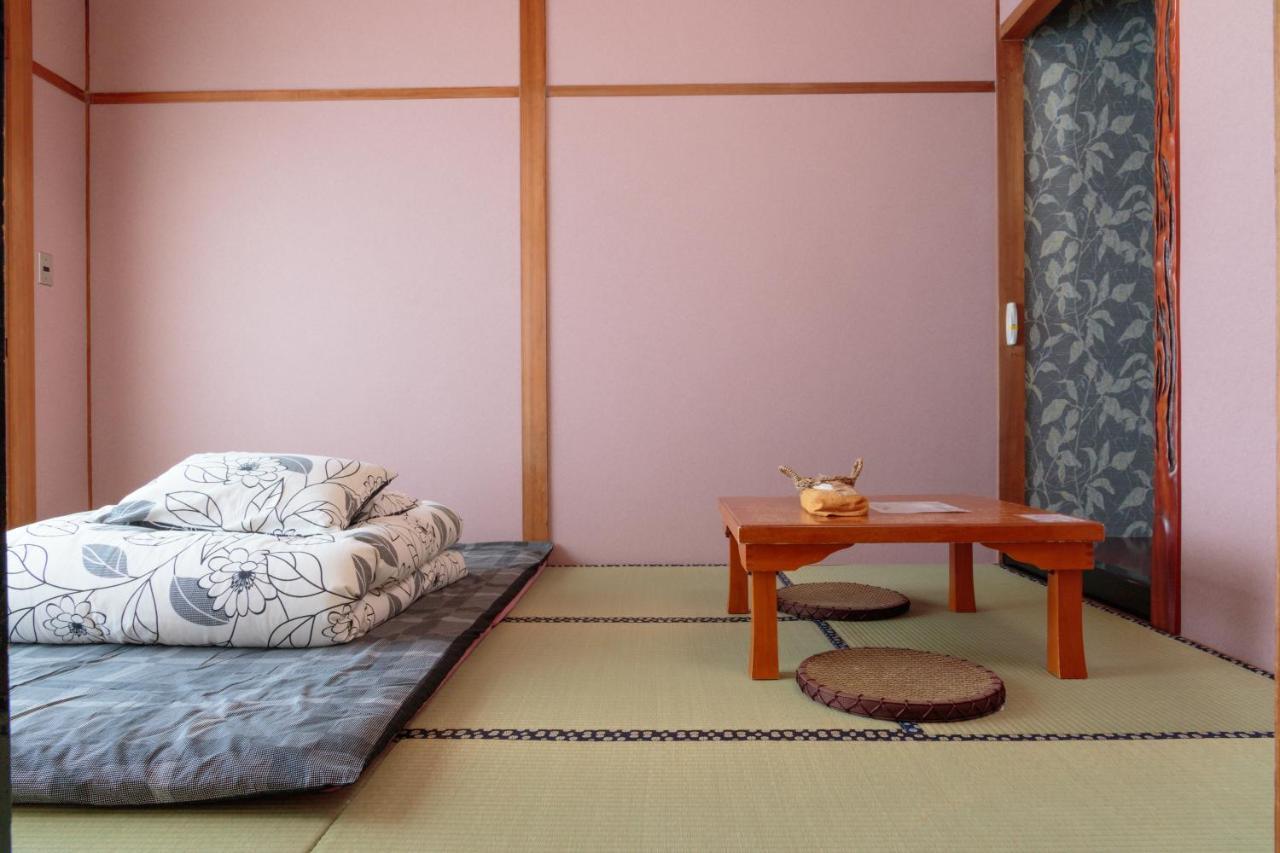 J-Hoppers Hida Takayama Guest House Eksteriør billede