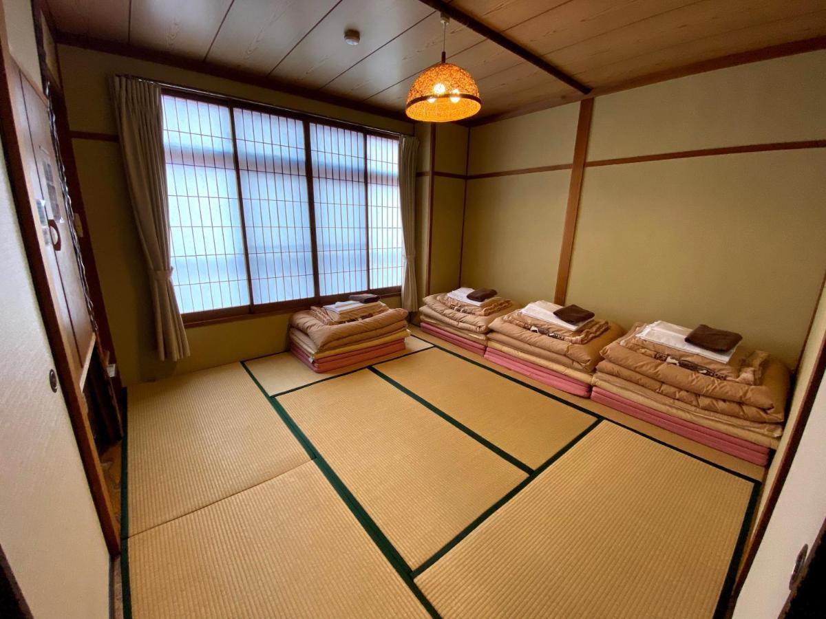 J-Hoppers Hida Takayama Guest House Eksteriør billede