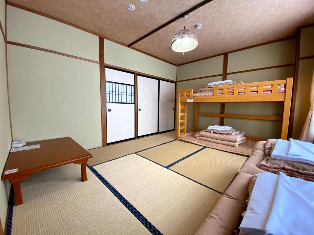 J-Hoppers Hida Takayama Guest House Eksteriør billede