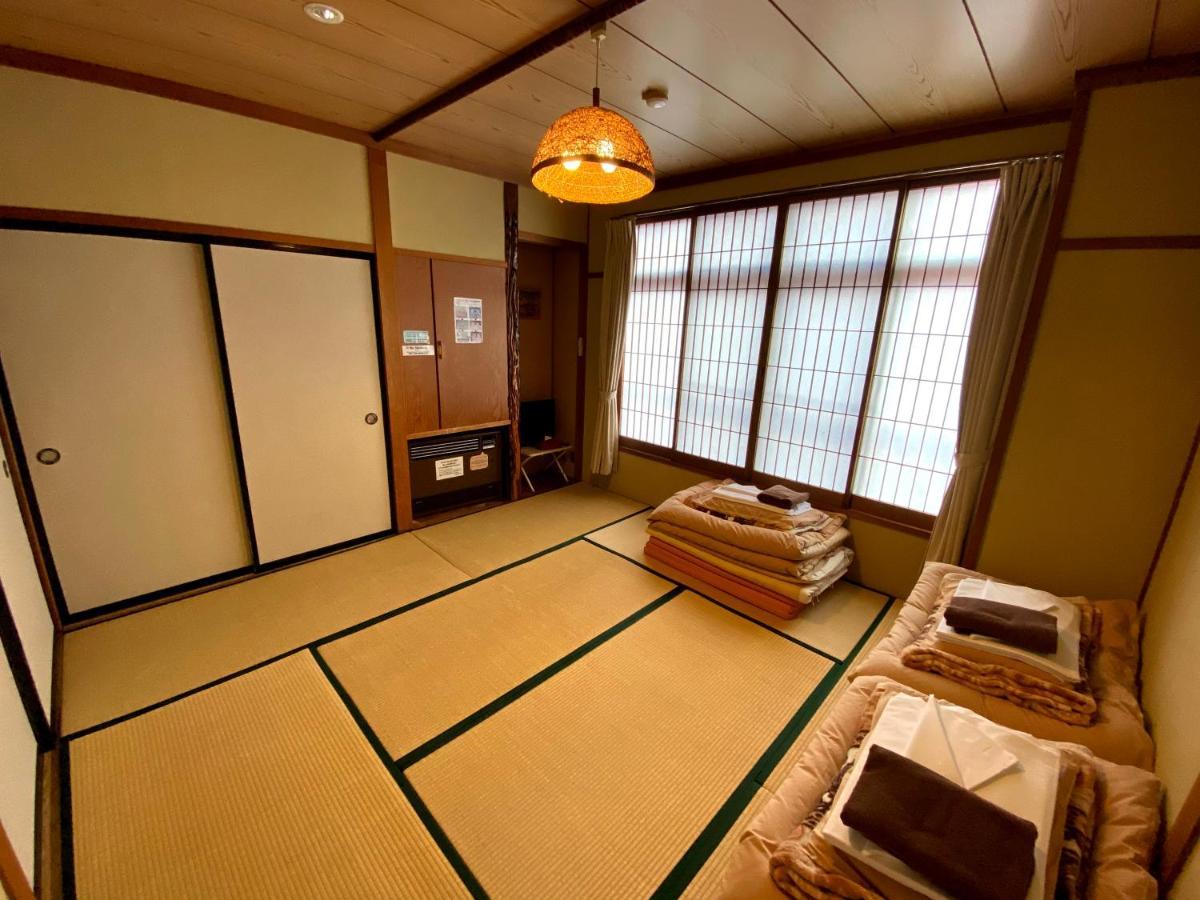 J-Hoppers Hida Takayama Guest House Eksteriør billede
